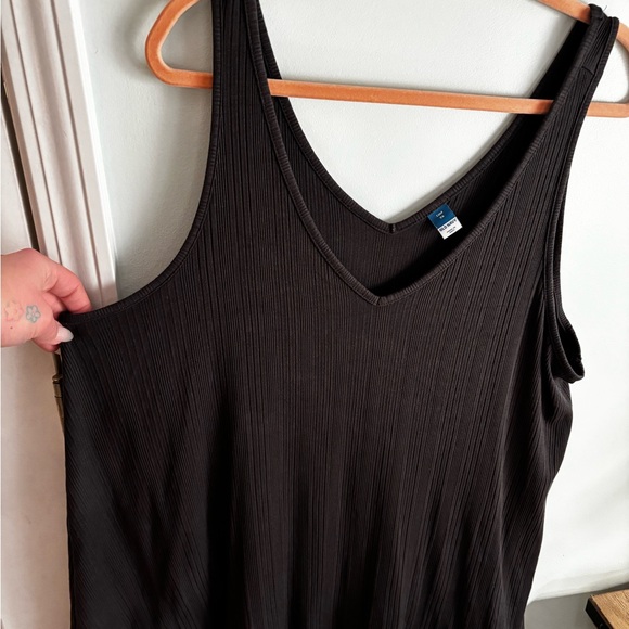 Old Navy Charcoal Gray V-Neck Tank Top Size 3X - Picture 3 of 7